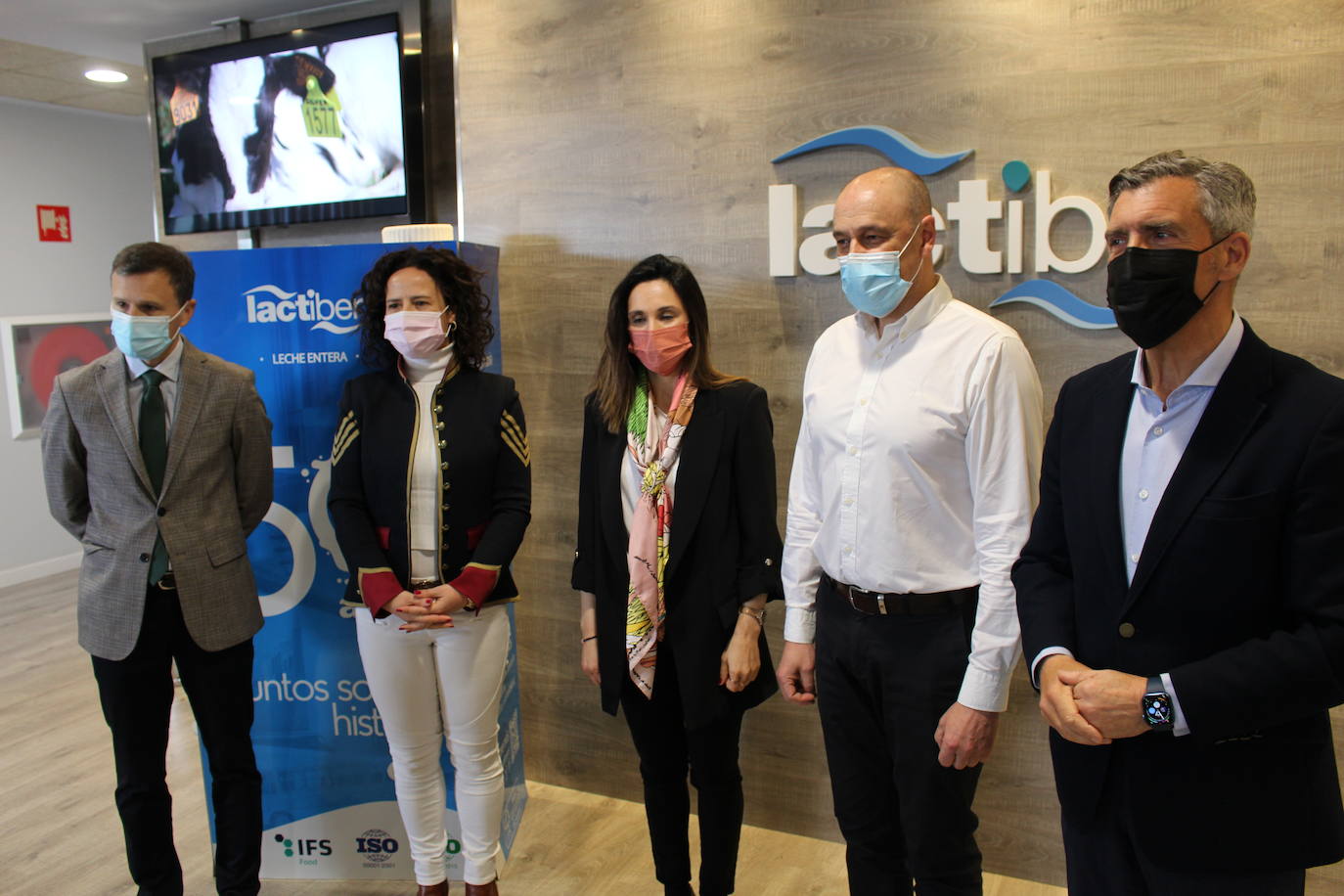 La empresa de lácteos de León ha realizado una visita institucional por su fábrica.