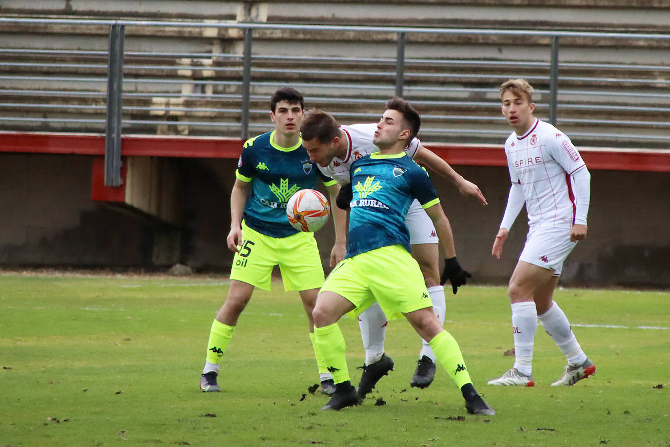 El Júpiter Leonés cae derrotado en su feudo por cero goles a dos ante el conjunto vallisoletano.