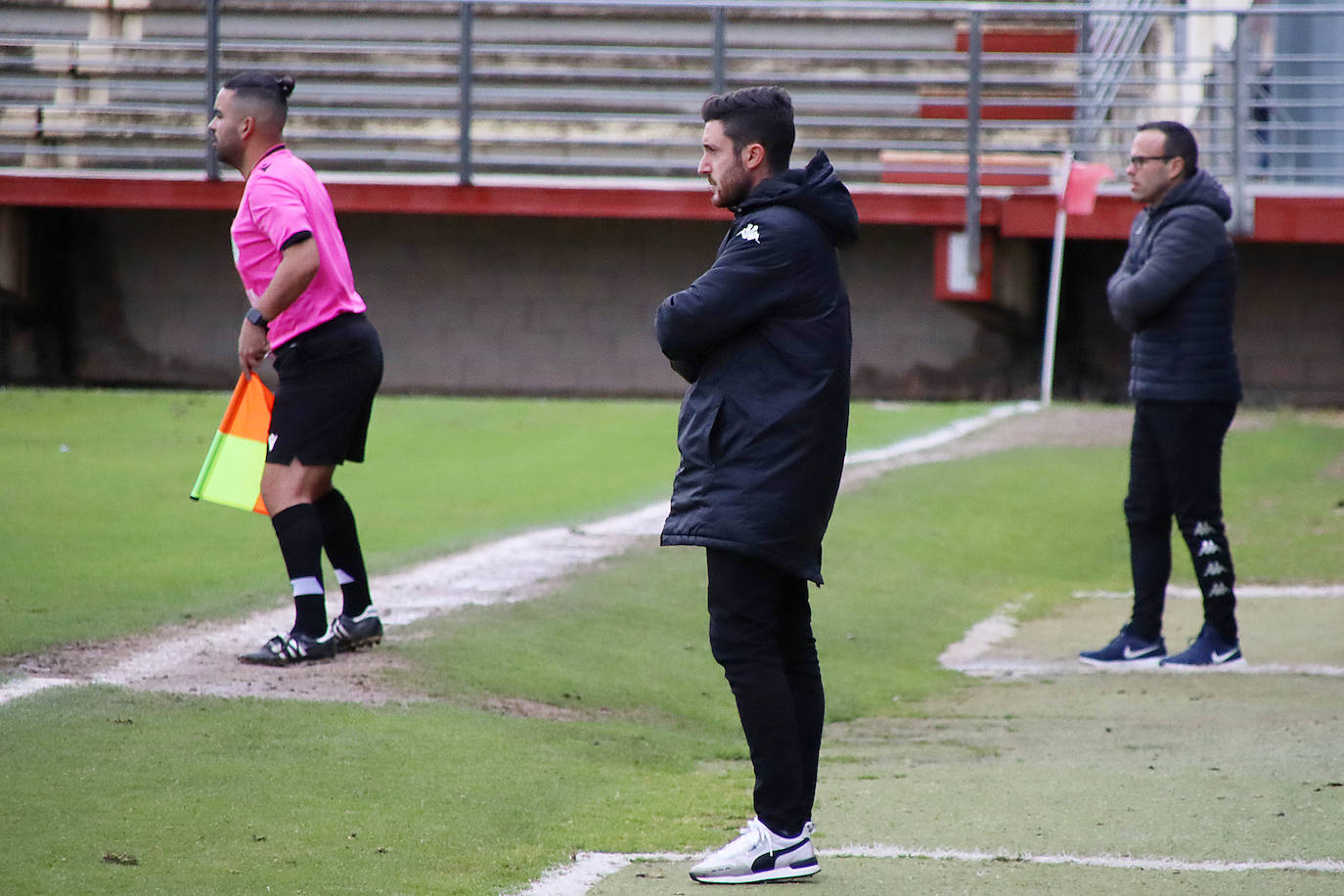 El Júpiter Leonés cae derrotado en su feudo por cero goles a dos ante el conjunto vallisoletano.