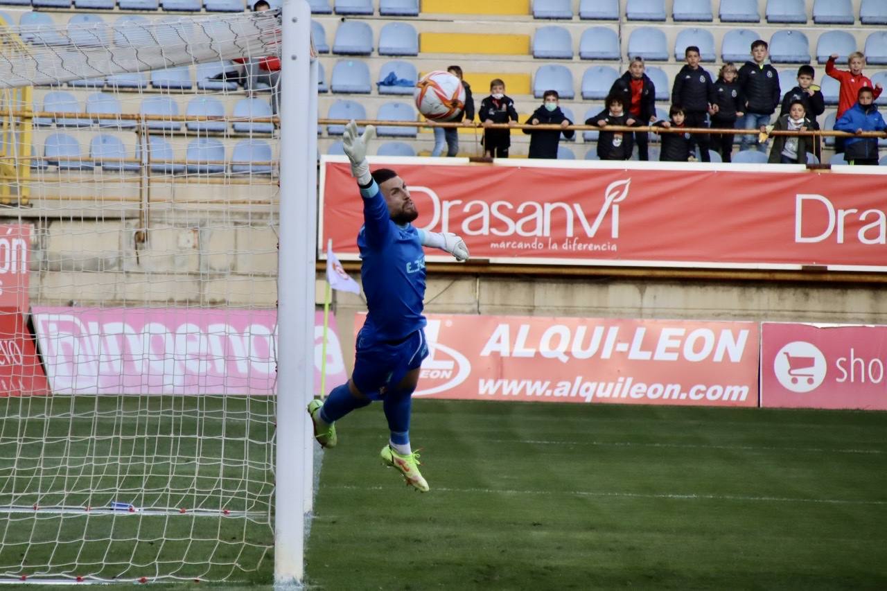 El conjunto leonés se medía a los riojanos en el Reino de León en una nueva jornada de la Primera División RFEF.