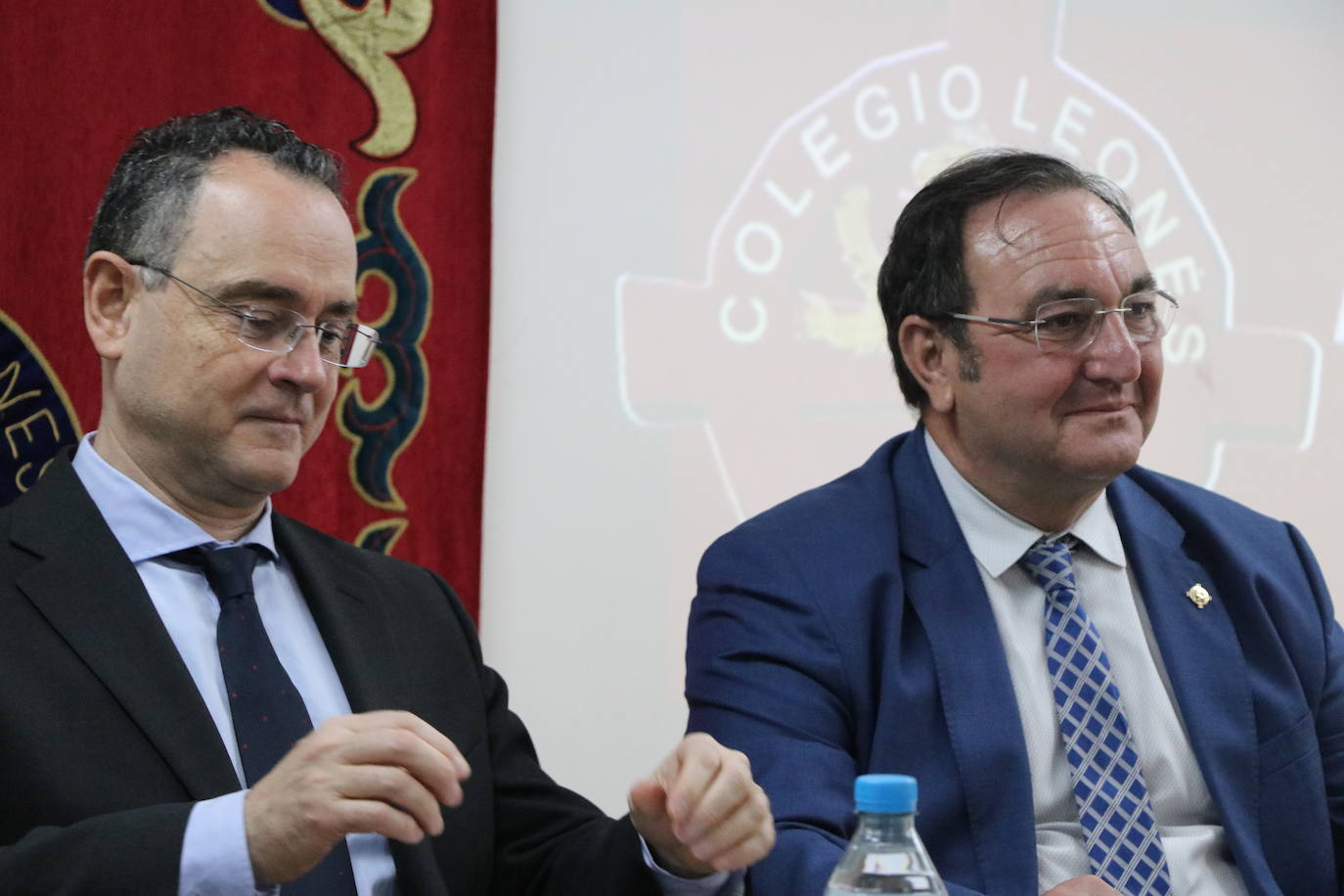 El colegio Leonés reconoce así a uno de sus alumnos más destacados.