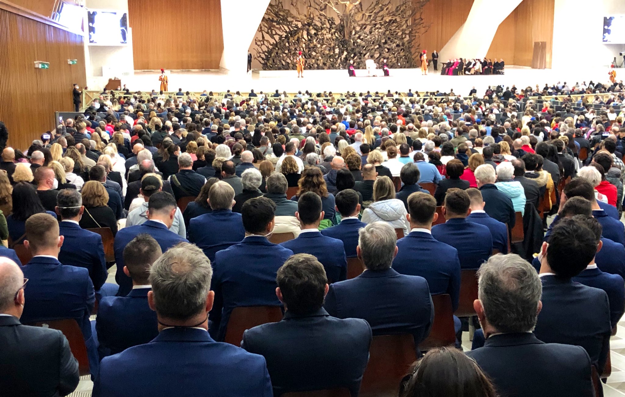 El Papa Francisco recibe en la Audiencia General en el Vaticano a la expedición del club berciano en el año de su centenario.