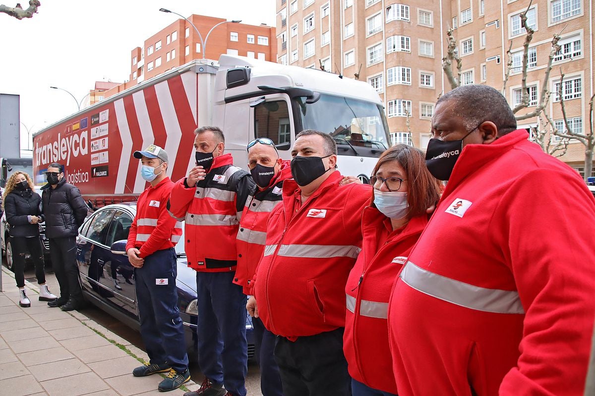 Un convoy humanitario compuesto por tres camiones ha salido este domingo de León con dirección a la frontera entre Ucrania y Eslovaquia.