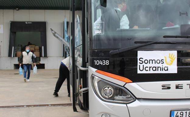 El primer autobús 'solidario' partirá en la noche de este lunes desde León.