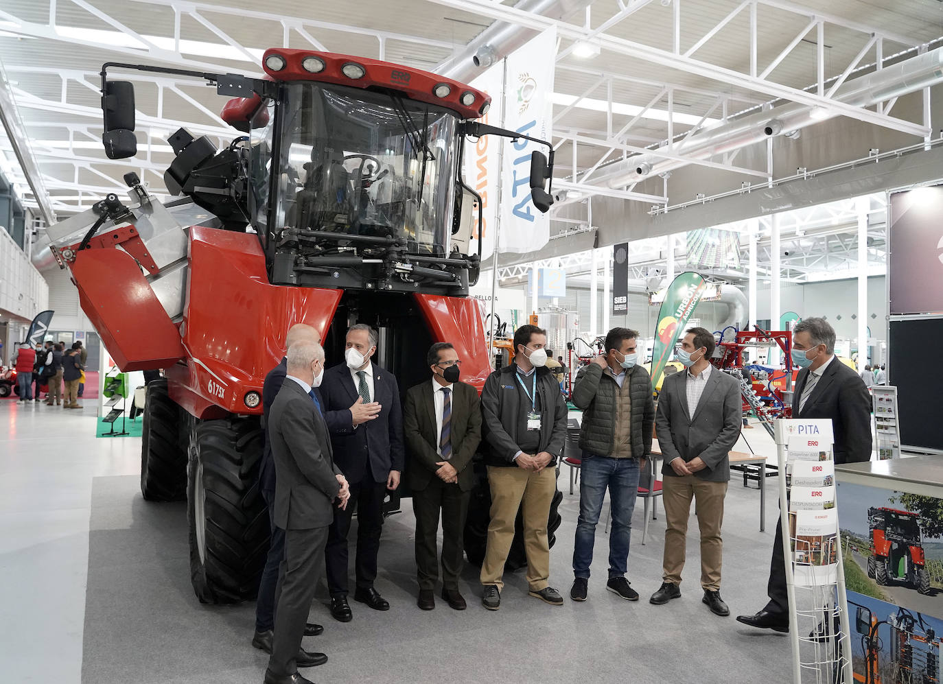 El presidente de Asaja, Donancio Dujo, y el presidente de las Cortes, Carlos Pollán, acuden a la inauguración de la feria.