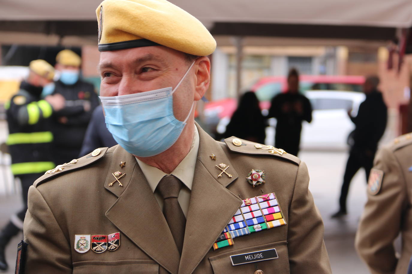 Acto de entrega de la Medalla de Oro de la Cámara de Comercio de León a la Unidad Militar de Emergencias