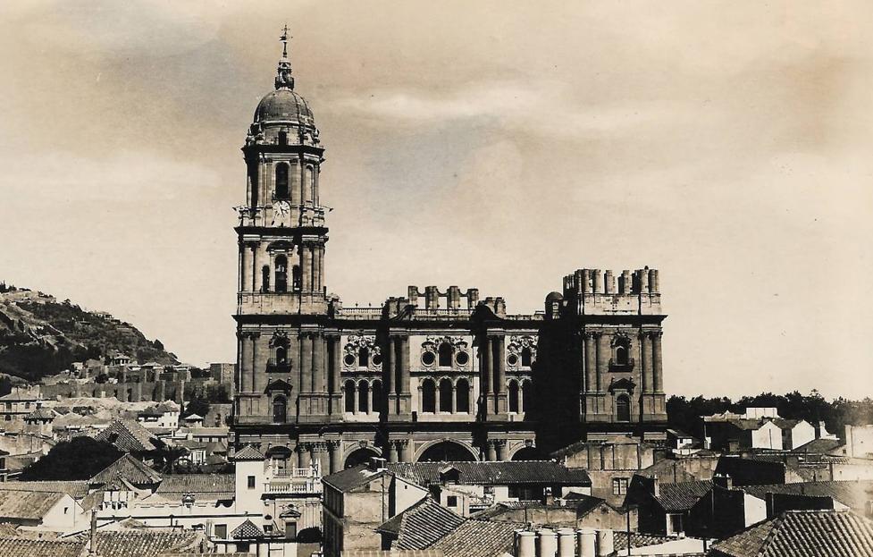 Imagen antigua de la Catedral de Málaga.