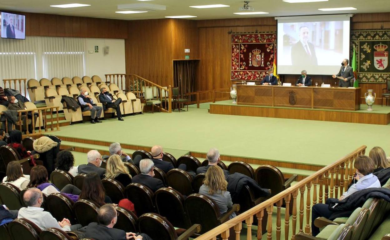 La ULE rinde homenaje a Mariano Nieto Antolín