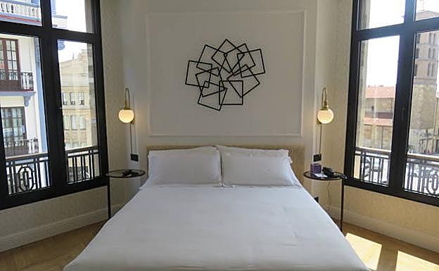 Imagen de una habitación de hotel de la capital leonesa. 