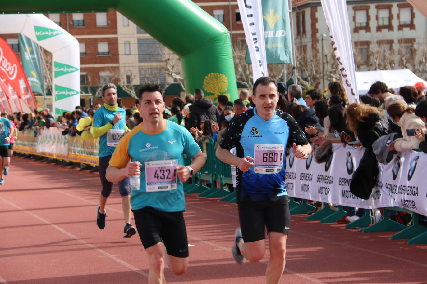 Fotos: Llegada a meta de la Media Maratón