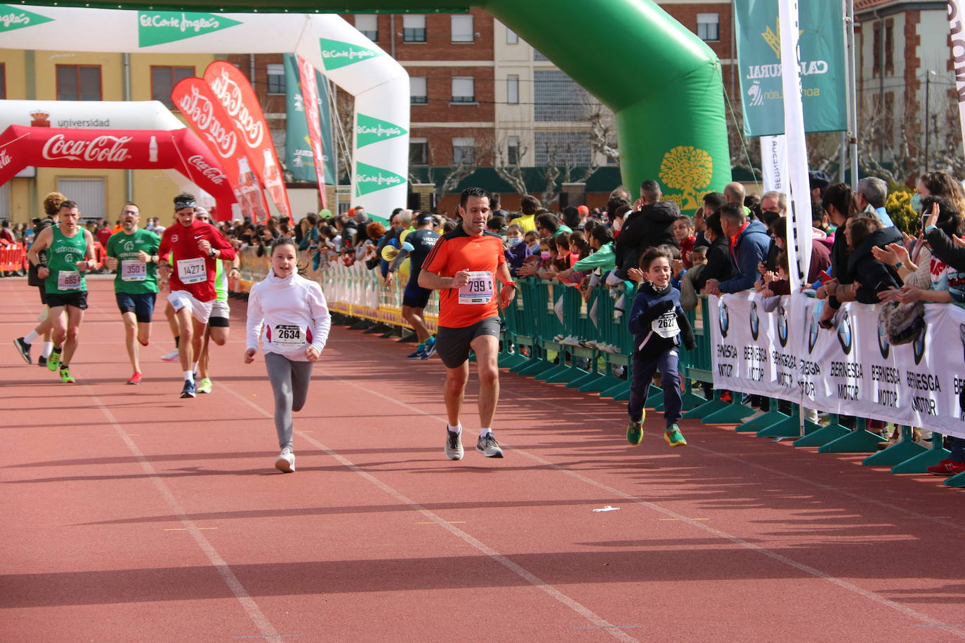 Fotos: Llegada a meta de la Media Maratón