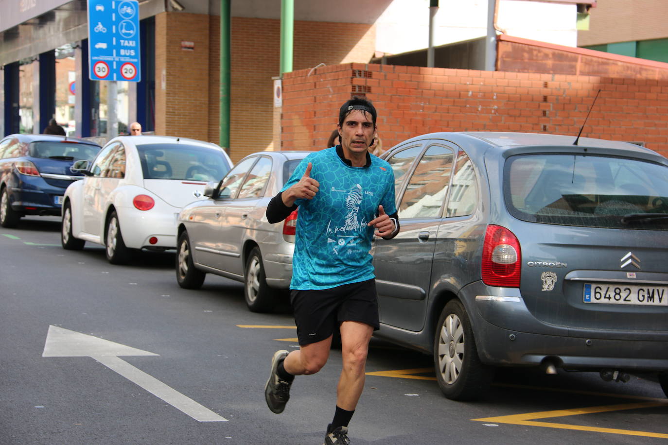 Fotos: Llegada a meta de la Media Maratón