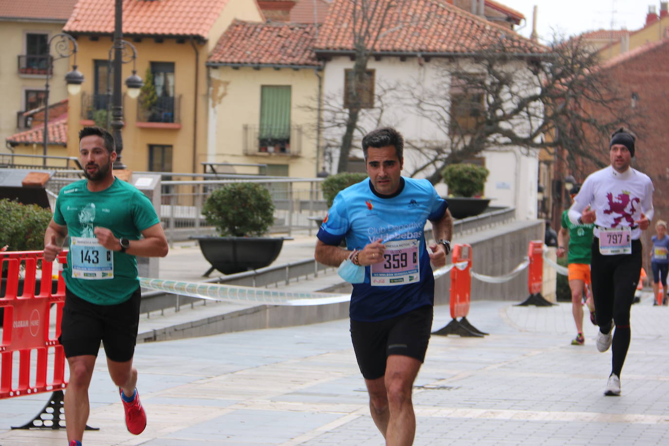 Fotos: Paso junto a la Catedral