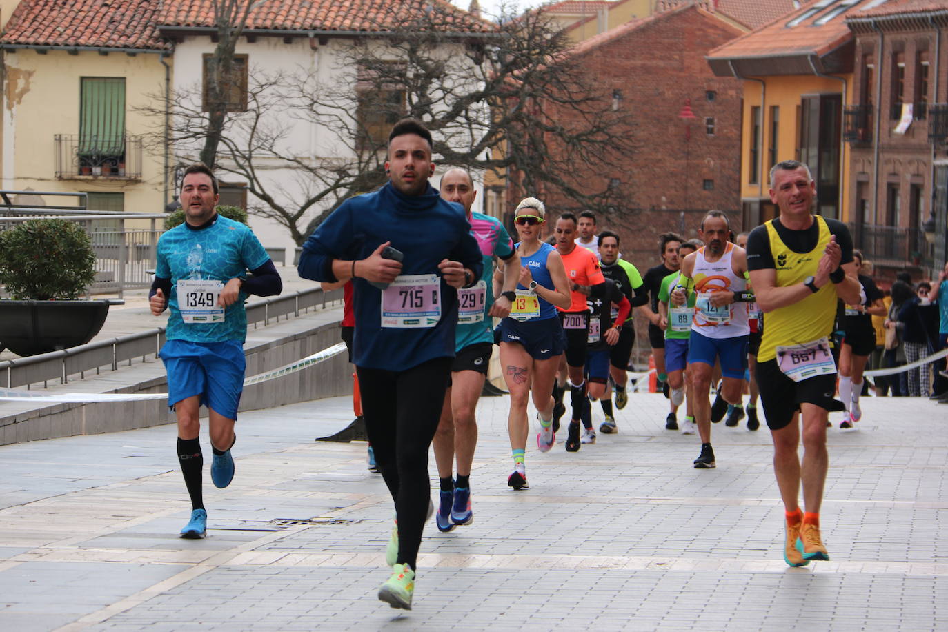 Fotos: Paso junto a la Catedral