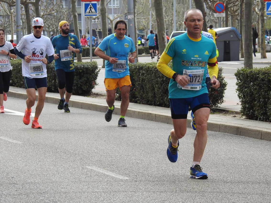 Los corredores han participado en esta prueba que recorre 21 kilómetros por la ciudad de León.