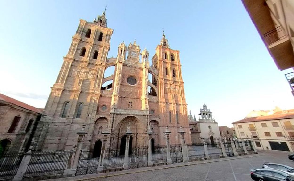 La Catedral de Astorga amplía sus horarios y aumenta la oferta de visitas guiadas de cara al mes de abril