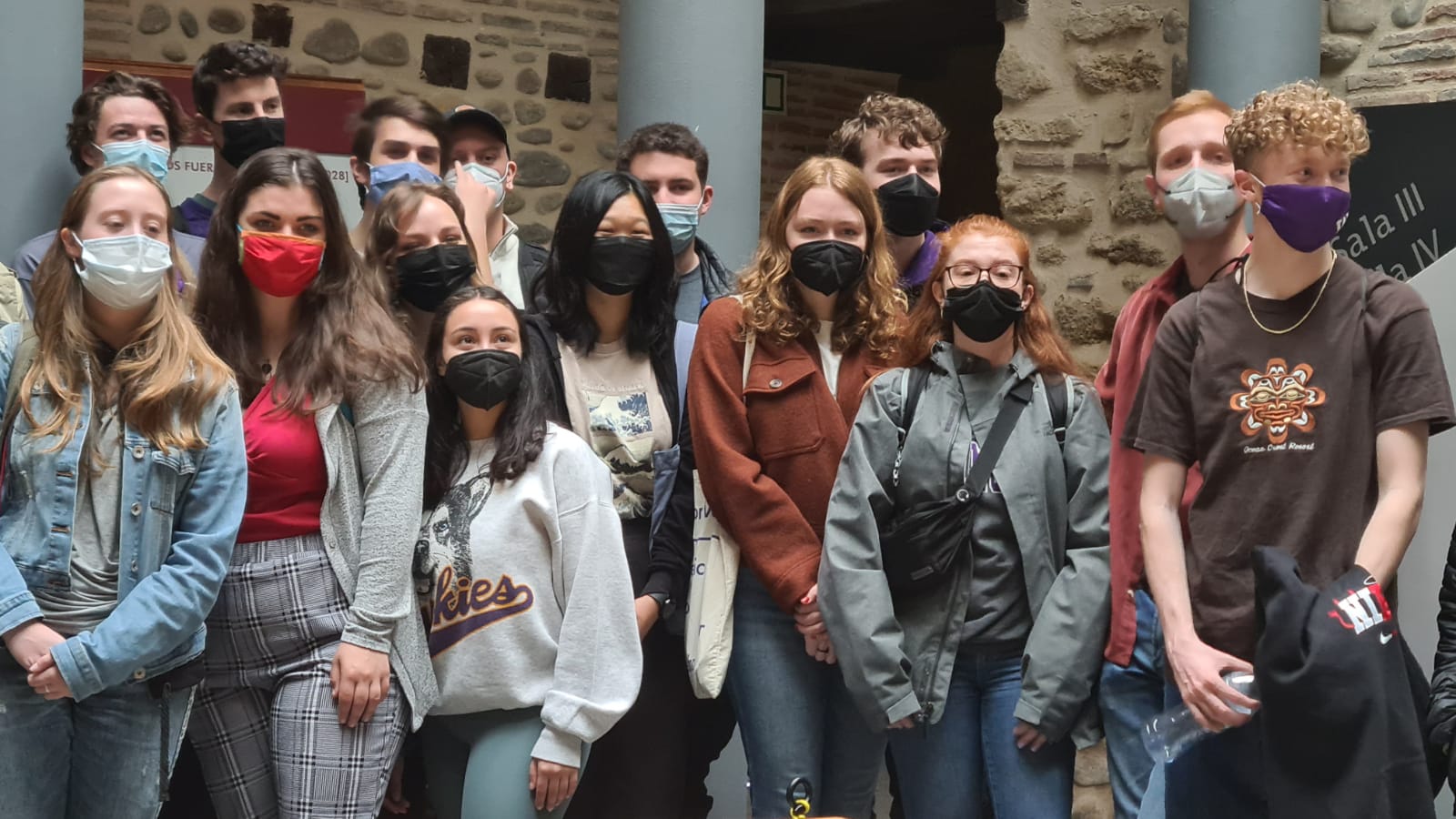 Los estudiantes llegados desde Seatle acudirán a estos estudios en el torreón del Conde Luna.