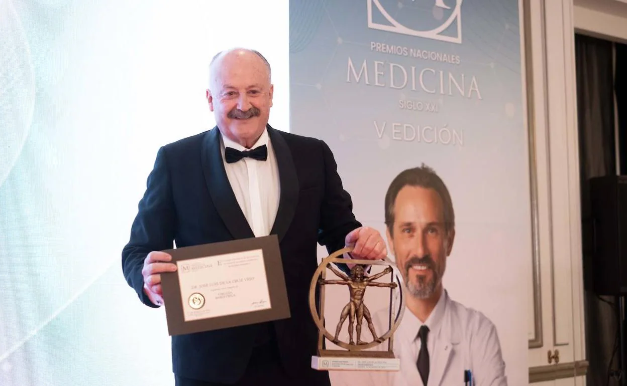 El leonés José Luis de la Cruz Vigo recibe el Premio Nacional de Medicina en la categoría de Cirugía Bariátrica.