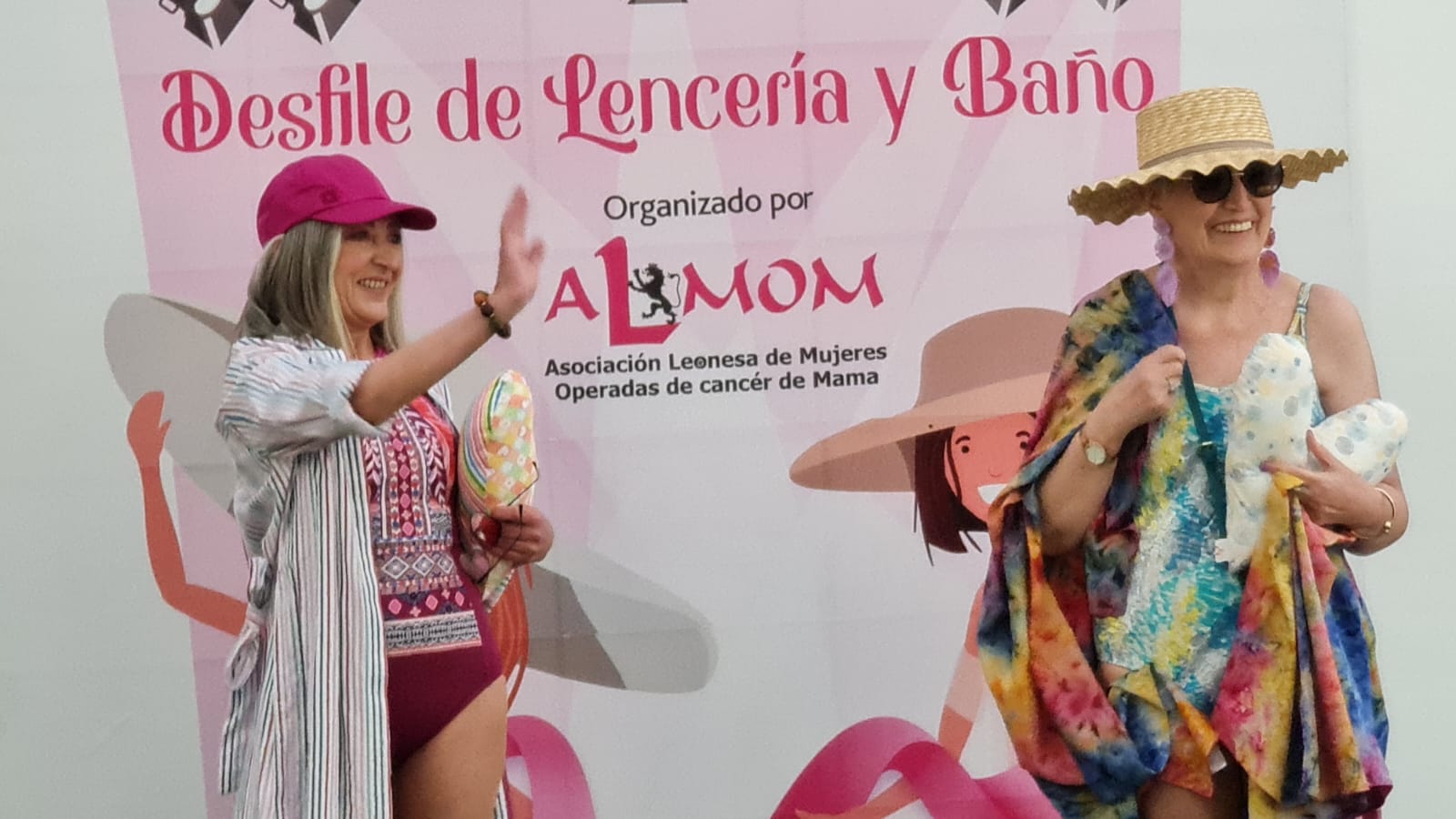 El Corte Inglés ha acogido un año más el desfile de lencería y trajes de baño de Almon en el que las modelos han sido mujeres que han superado cáncer de mama, dando visibilidad a las heroínas que han derrotado al cáncer de mama.