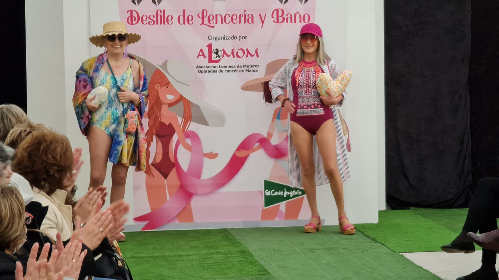 El Corte Inglés ha acogido un año más el desfile de lencería y trajes de baño de Almon en el que las modelos han sido mujeres que han superado cáncer de mama, dando visibilidad a las heroínas que han derrotado al cáncer de mama.