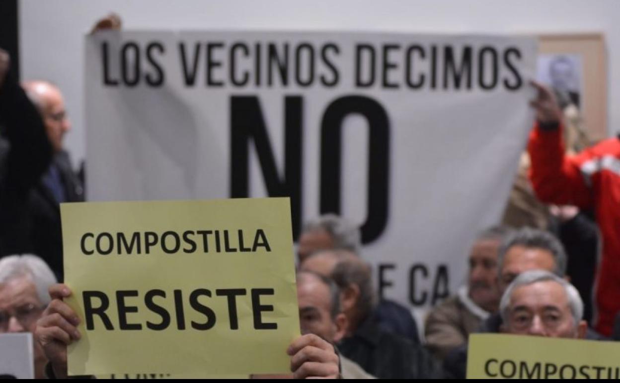 Protesta de los vecinos de Compostilla contra la red de calor de Ponferrada.