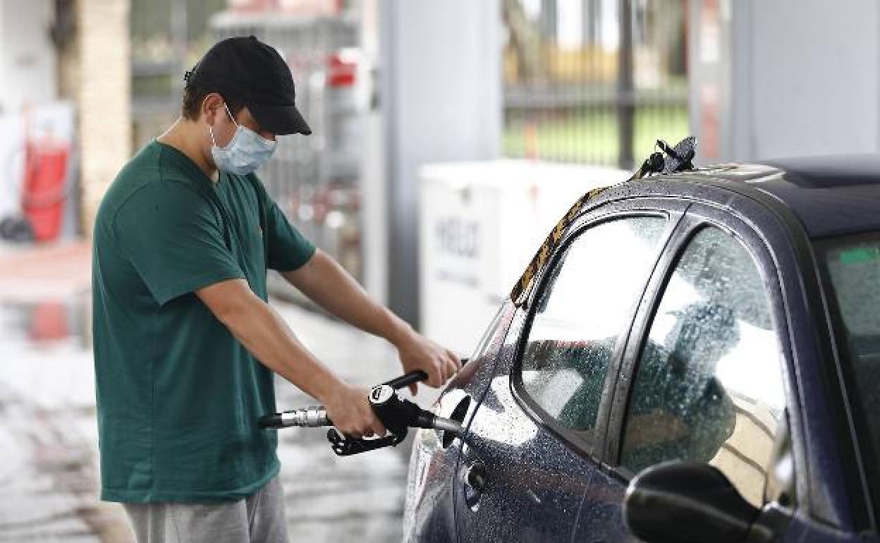 EL 1 de abril entra en vigor el descuento en los carburantes.