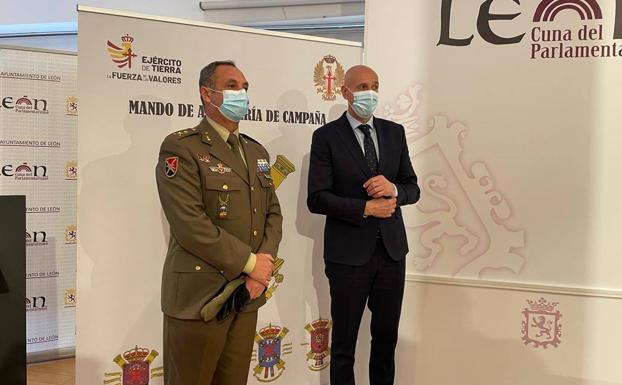 Presentación del acto de Jura de bandera de León. 