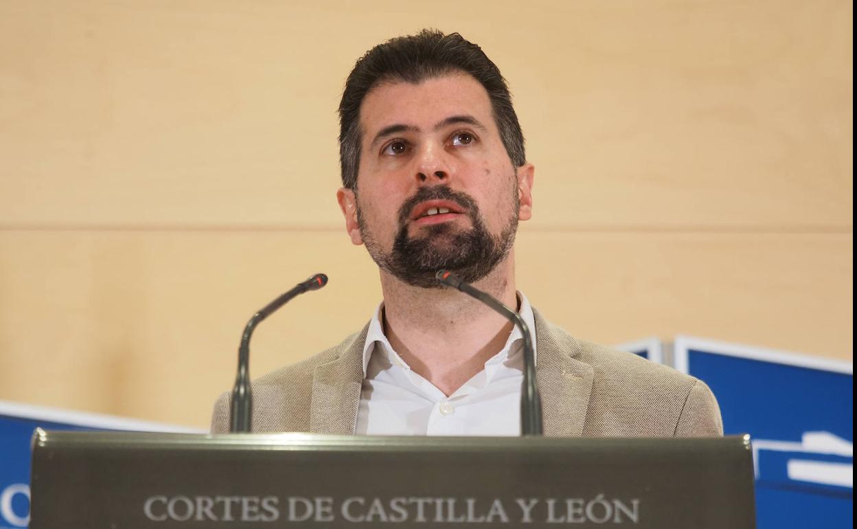 El secretario general de los socialistas en Castilla y León, Luis Tudanca, este viernes en rueda de prensa.