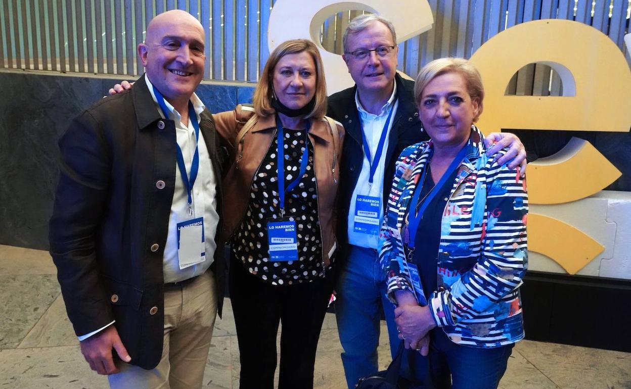 Jesús Julio Carnero; Pilar del Olmo, Antonio Silván y Paloma Sanz en el XX Congreso extraordinario del Partido Popular en XX Congreso extraordinario del Partido Popular en Sevilla.