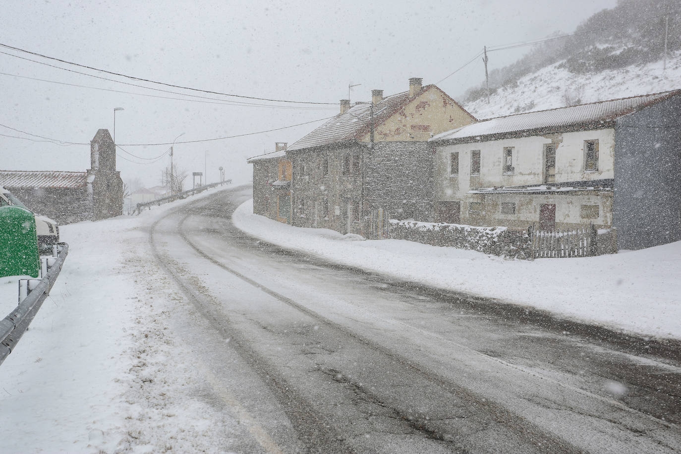 Nieve en la localidad leonesa de Isoba en un ejemplo de precipitaciones que se han repetido en la montaña leonesa.