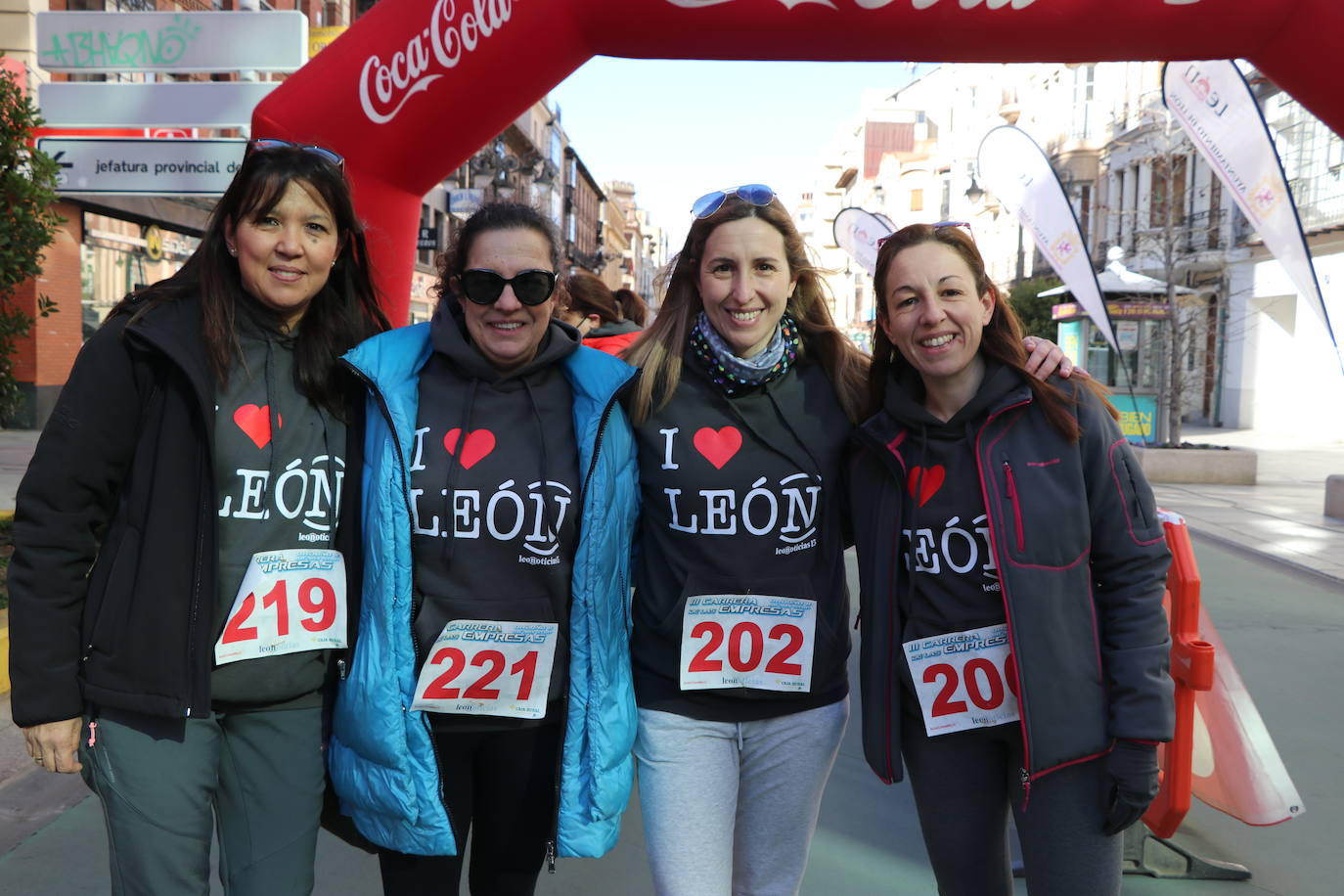 Decenas de leoneses participan en la prueba no competitiva de la III Carrera de las Empresas.