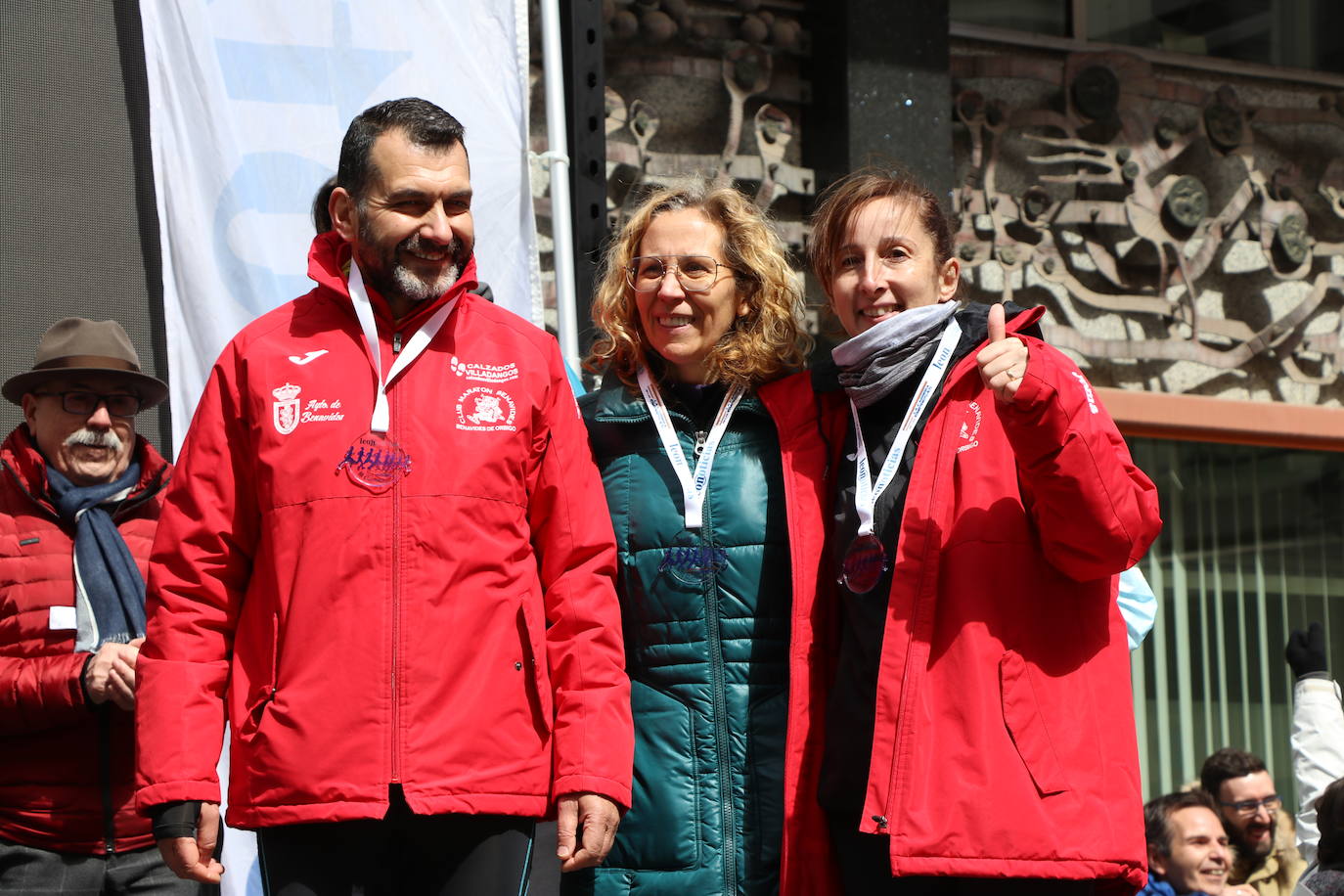 Individuales, por parejas, mixtos y por equipos, éstos son los ganadores de la III edición de la Carrera de las Empresas organizada por Leonoticias.