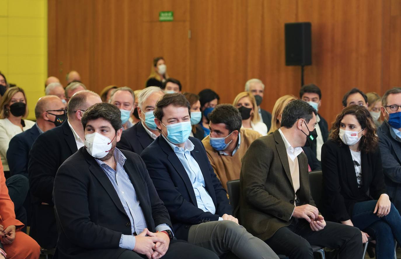Fotos: El PP reúne al Comité Ejecutivo Nacional en Sevilla