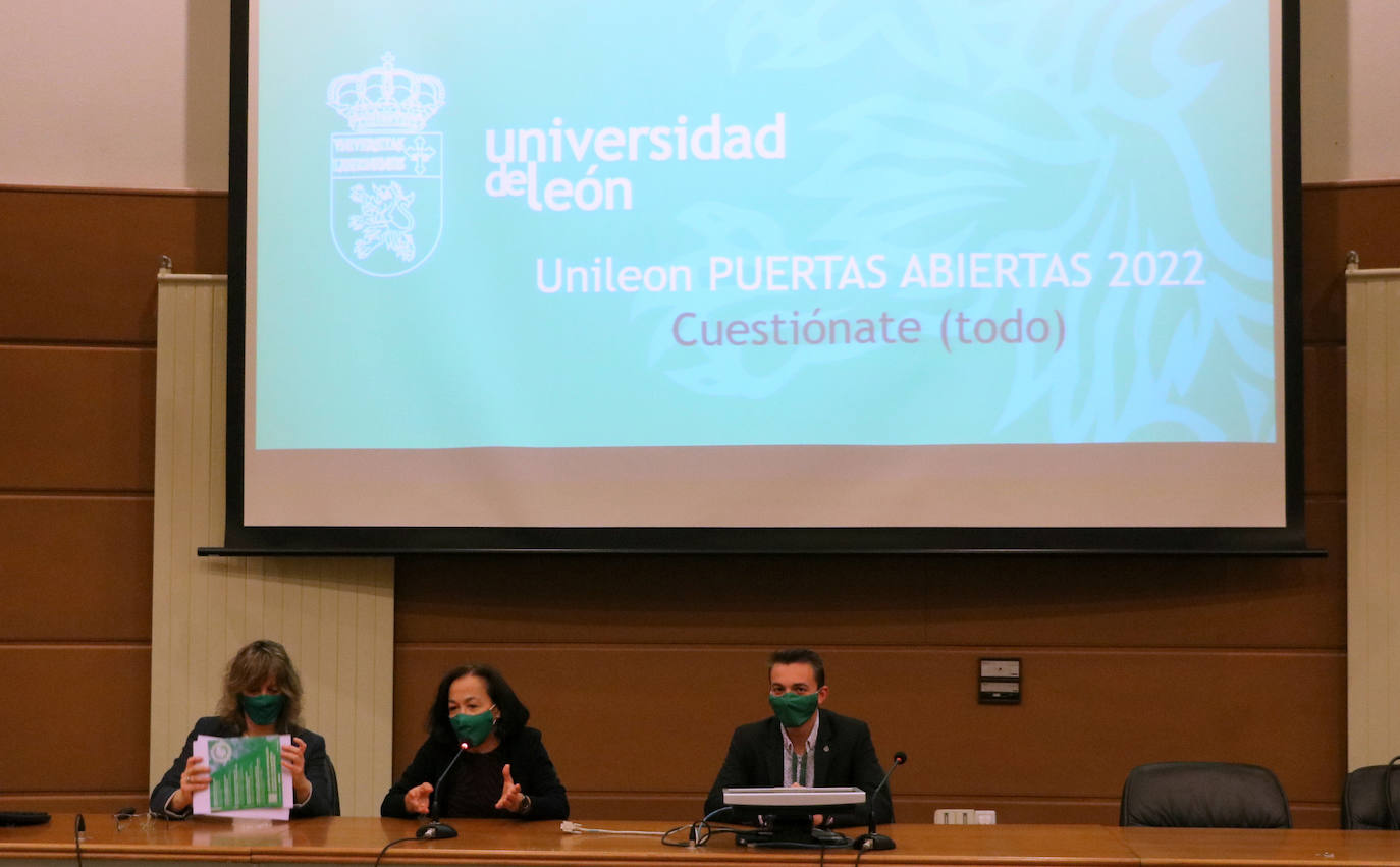 La Universidad de Leó nrecibe a futuros nuevos alumnos y comparte con ellos las potencialidades del centro 