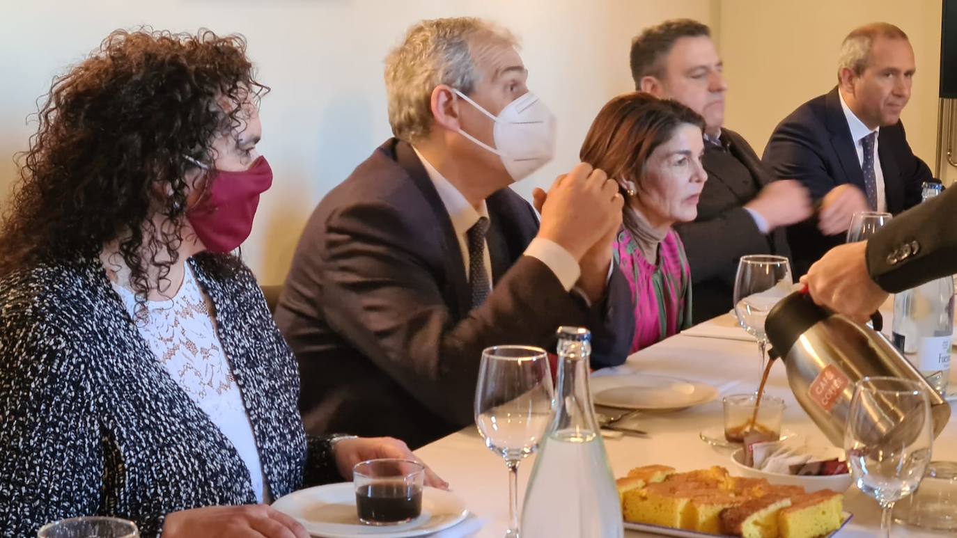 La corporación municipal acude al acto celebrado en la Colegiata para preparar las Cabezadas