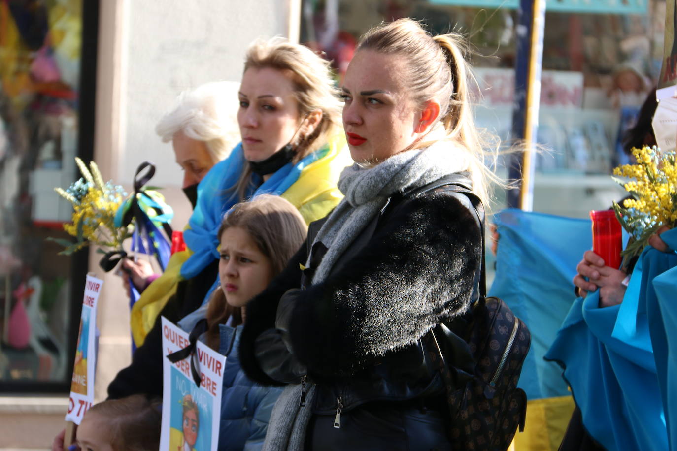 Centenares de personas se suman a esta marcha en la que se denuncia a situación que se vive en este país por culpa de Rusia.