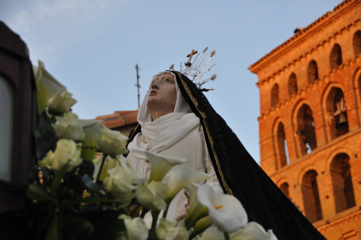 La coincidencia con la muestra de las Edades del Hombre le dan un protagonismo especial a Semana Santa de Sahagún.
