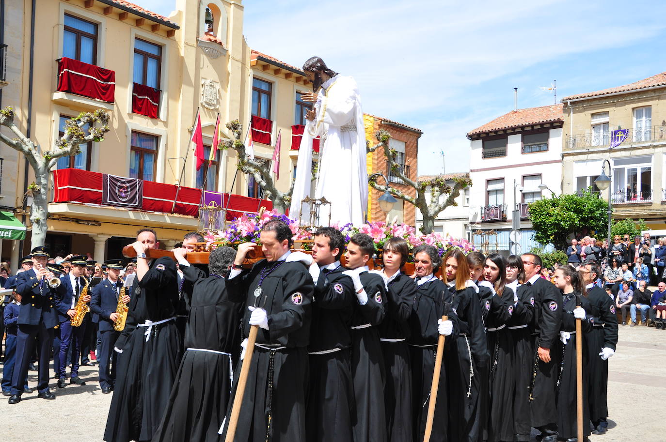 La coincidencia con la muestra de las Edades del Hombre le dan un protagonismo especial a Semana Santa de Sahagún.