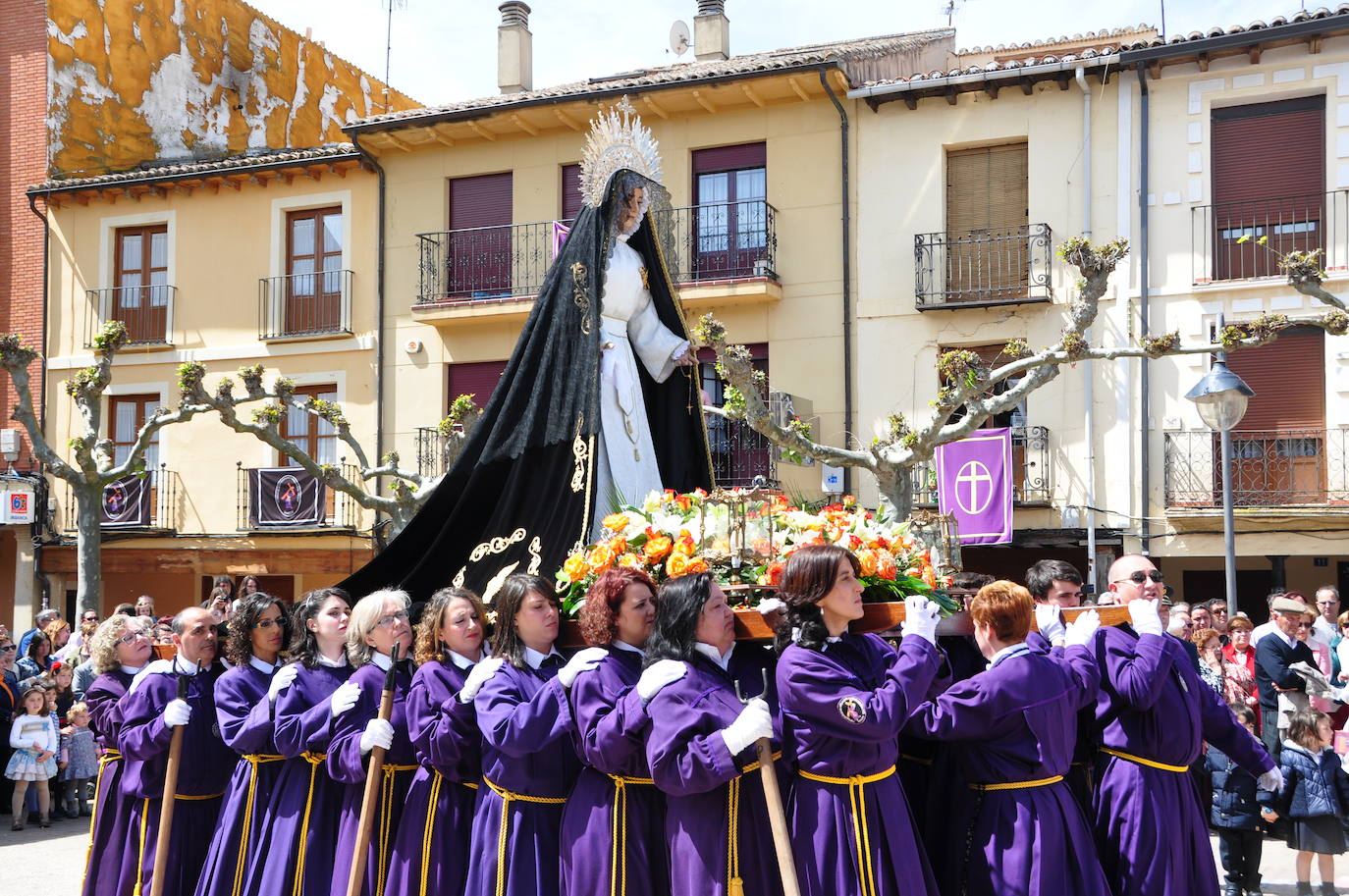 La coincidencia con la muestra de las Edades del Hombre le dan un protagonismo especial a Semana Santa de Sahagún.