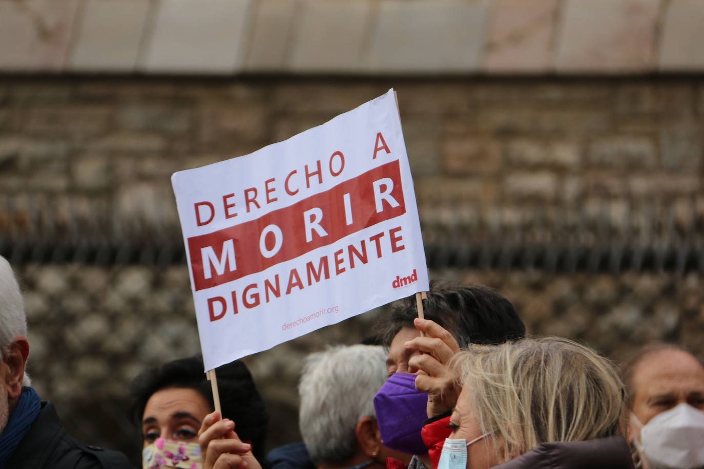 La Plataforma por la Sanidad celebra una concentración en Botines para exigir un incremento de los recursos. 