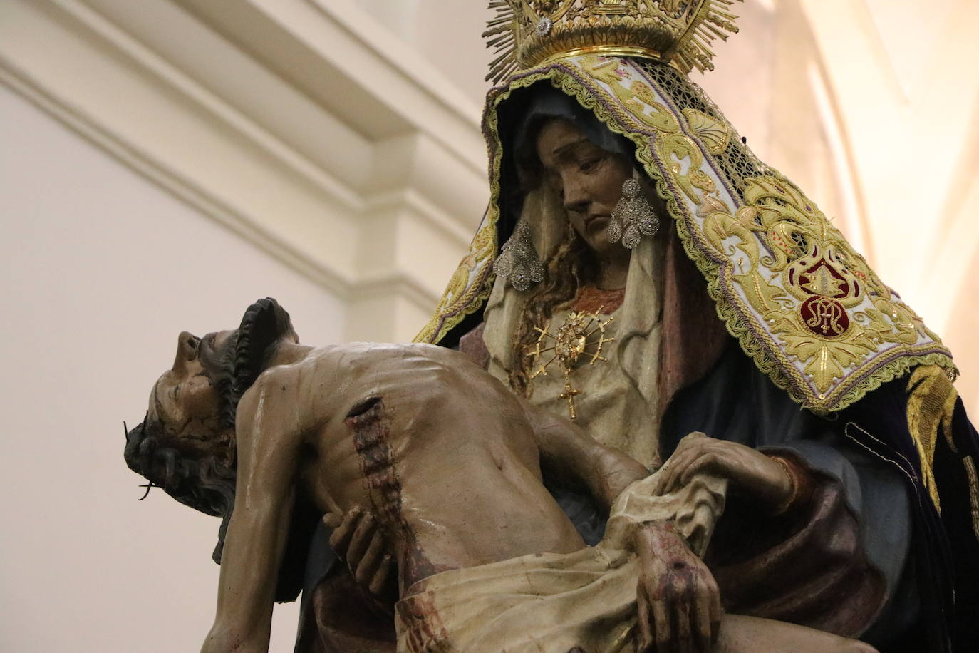 La Virgen del Mercado anuncia a los leoneses en inicio de la Semana Santa.