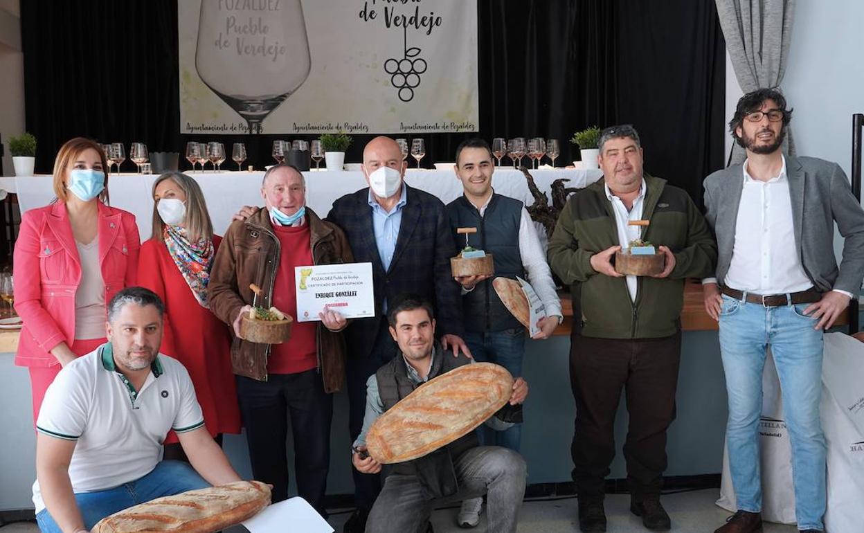 El consejero en funciones de Agricultura, Ganadería y Desarrollo Rural, Jesús Julio Carnero ha entregado los premios del III Certamen de vinos cosecheros 'Pozaldez, pueblo de verdejo'. 