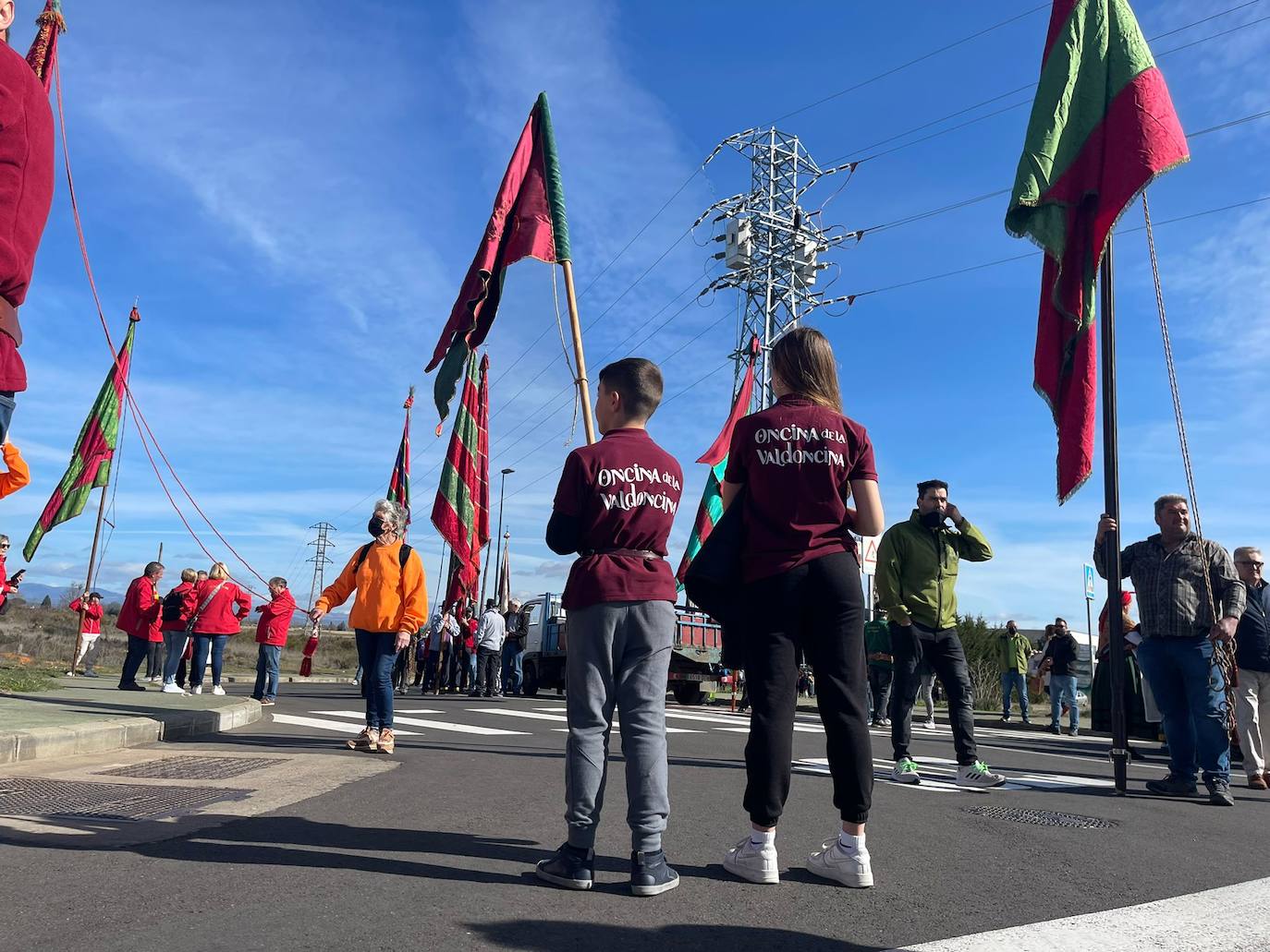 Pendones en La Virgen del Camino. 