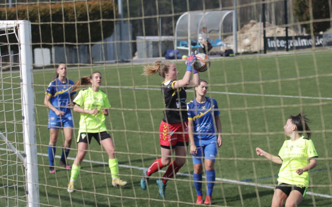 Fotos: El Olímpico de León vive por el fútbol