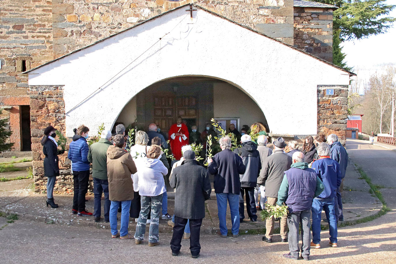 El fotógrafo Peio García nos descubre cómo se vive la Semana Santa en las zonas más rurales de la provincia de León.