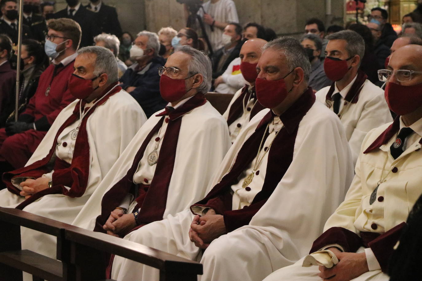 La adversa climatología marca el Lunes Santo en León capital