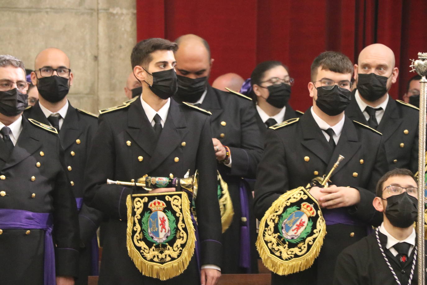 La adversa climatología marca el Lunes Santo en León capital