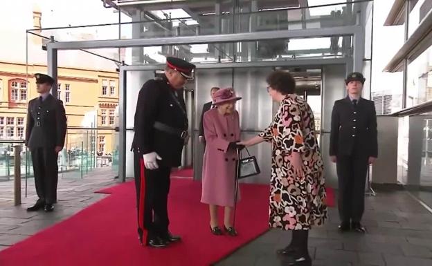 La reina Isabel II cuenta cómo se encuentras tras superar la covid-19-