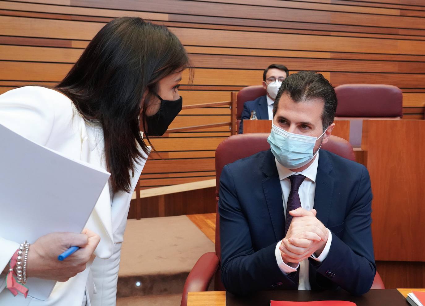 El portavoz del Grupo Socialista, Luis Tudanca, durante la sesión de tarde del debate de investidura del candidato a la Presidencia de la Junta de Castilla y León