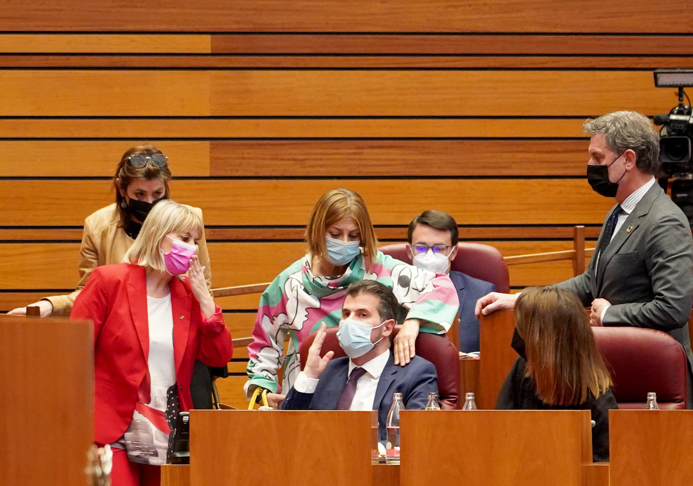 El portavoz del Grupo Socialista, Luis Tudanca, durante la sesión de tarde del debate de investidura del candidato a la Presidencia de la Junta de Castilla y León